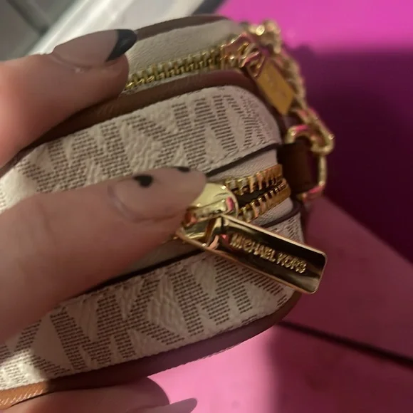Michael Kors jet set travel handbag